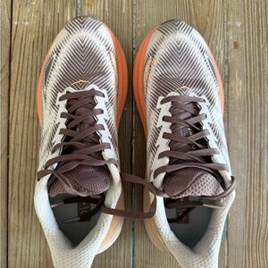 Hoka Clifton 9’s